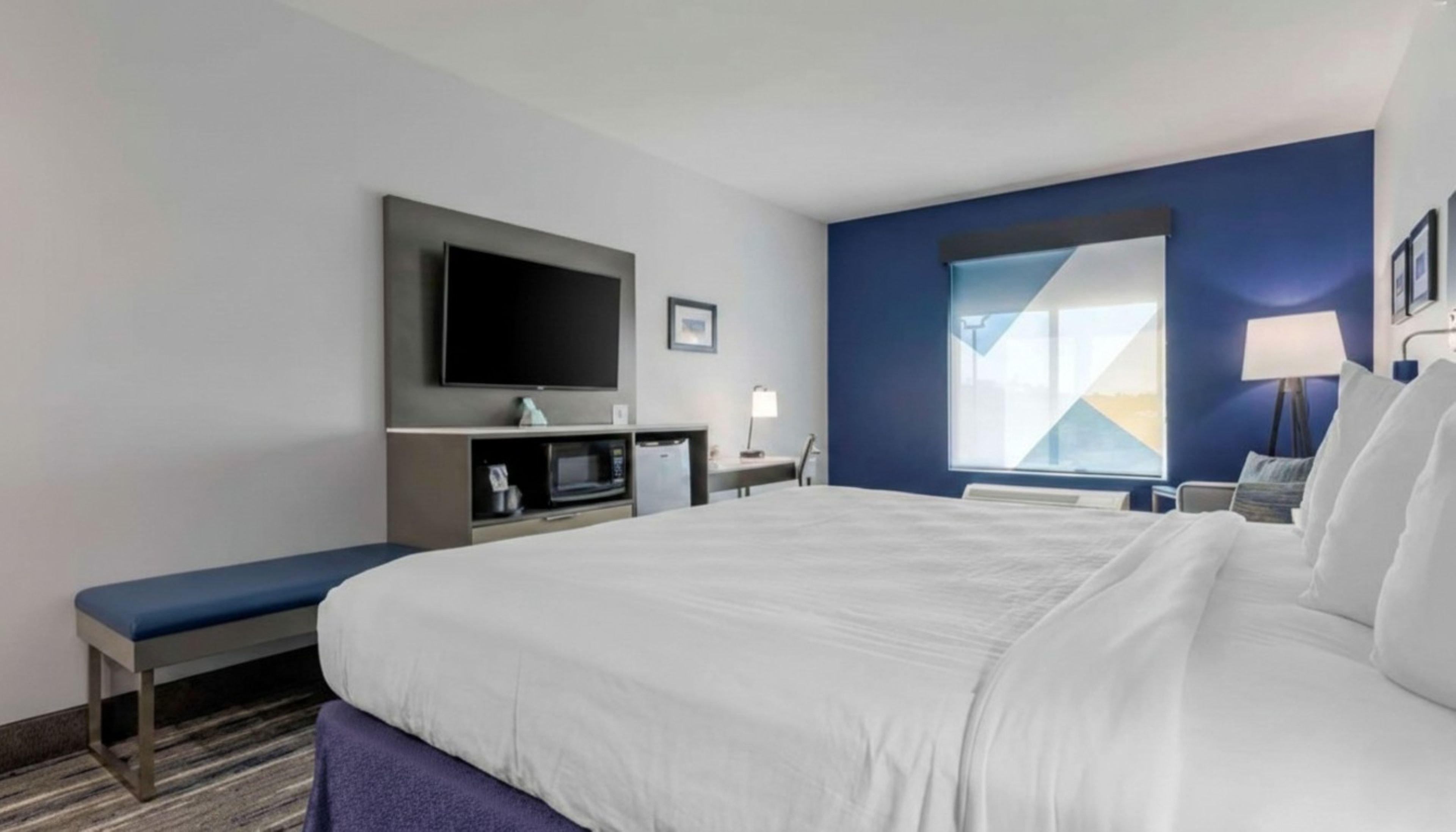 HOLIDAY INN EXP STES CHOCTAW BY IHG-guestroom-King Bed Guest Room.jpg