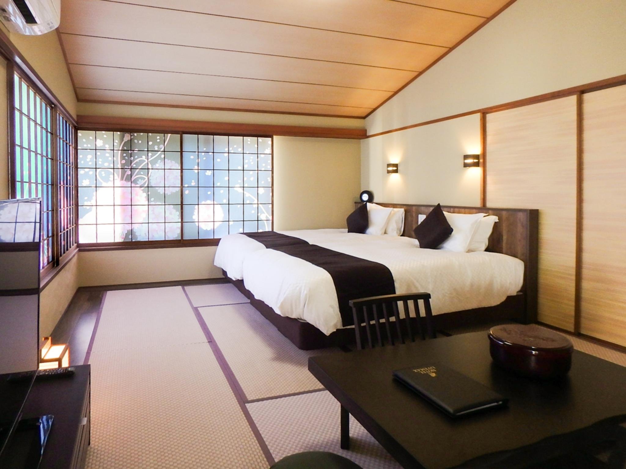 LiVEMAX RESORT ITO KAWANA-guestroom-MODERN JAPANESE SUITE SMOKING.jpg