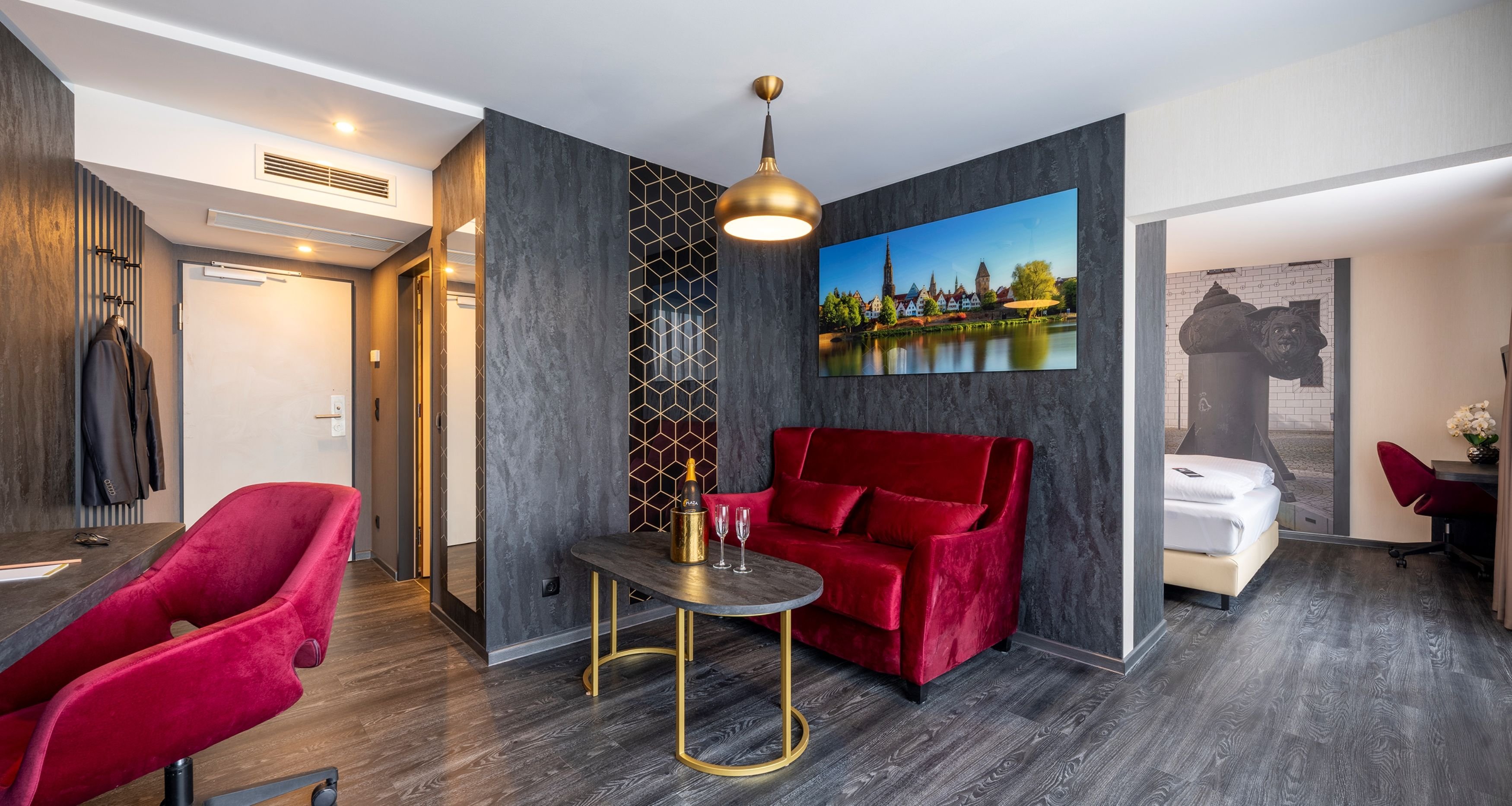 PLAZA PREMIUM PARKHOTEL NEU ULM-guestroom-suite.jpg