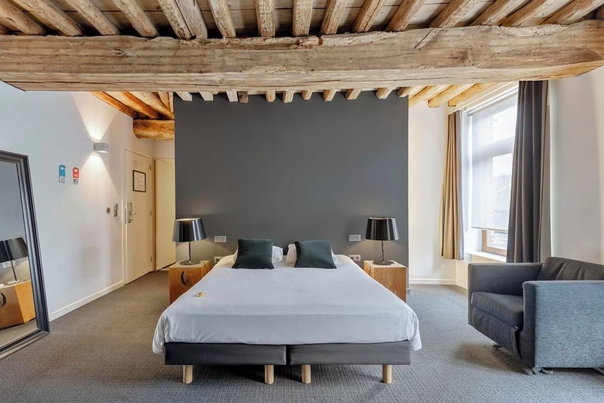 HOTEL DE GROENE HENDRICKX-guestroom-Deluxe Double Room.jpg