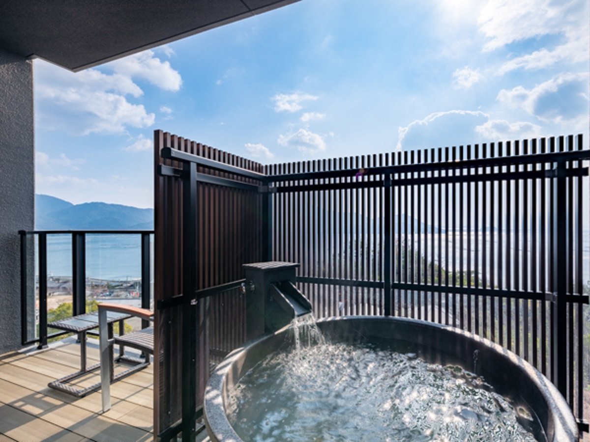 LiVEMAX MIYAHAMA ONSEN OCEAN-guestroom-JAPANESE MODERN JUNIOR SUITE.jpg