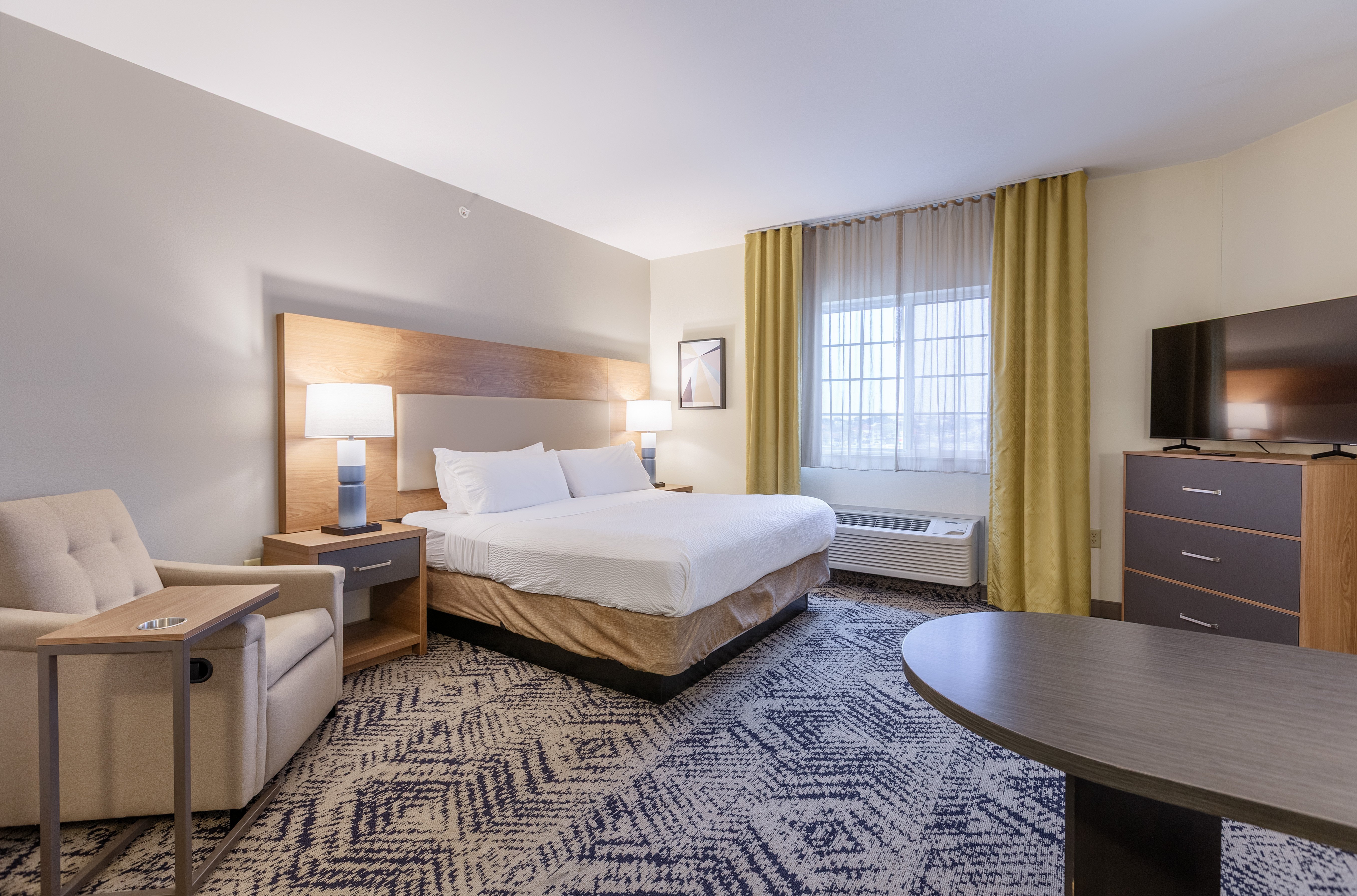 CANDLEWOOD STES SAN MARCOS BY IHG-guestroom-Guest Room.jpg