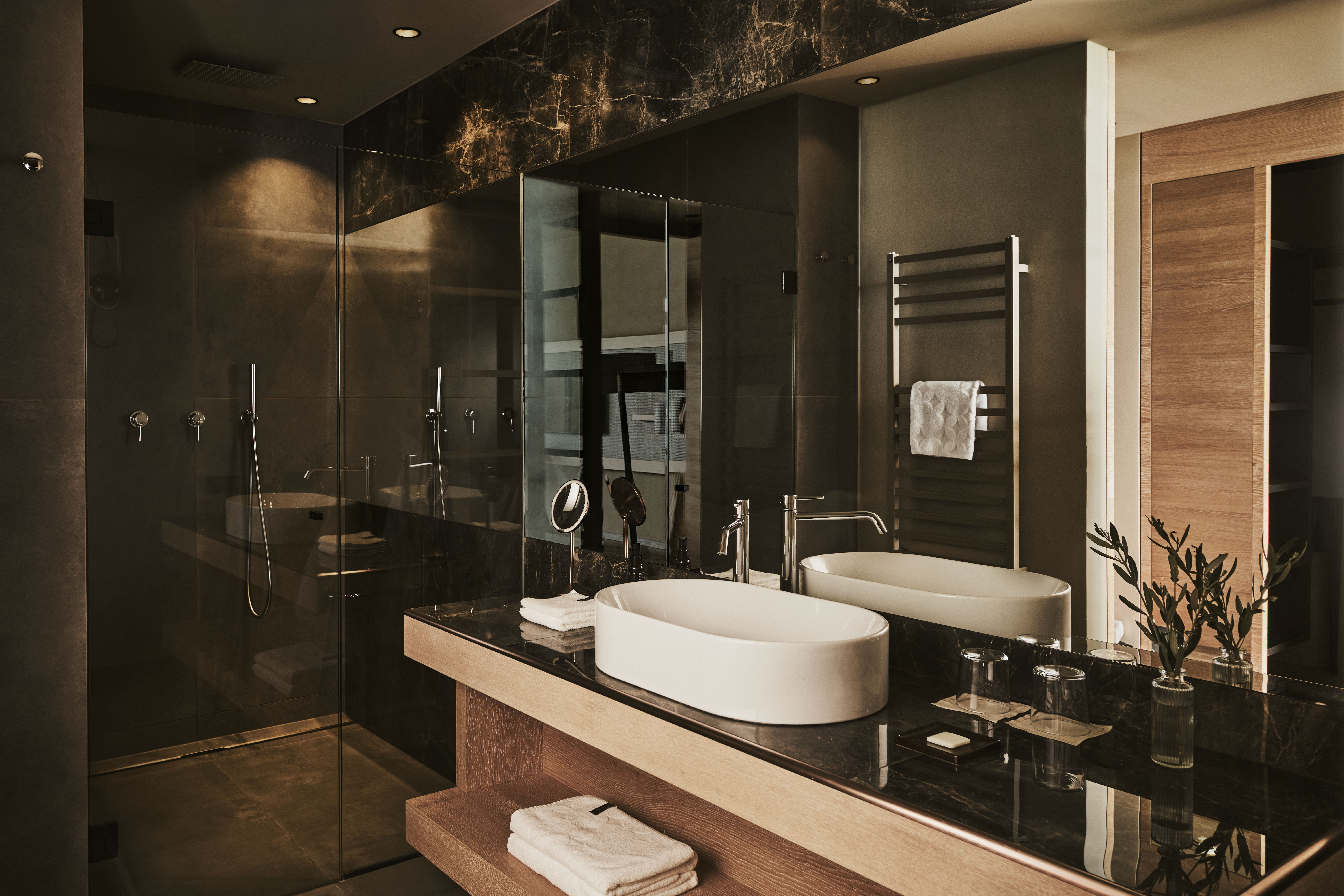 CAPE OF SENSES-guestroom-Junior Suite - Bathroom.jpg