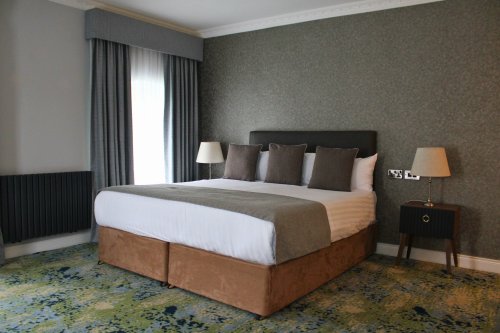Woodford Dolmen Hotel-guestroom-Room Bis.jpg