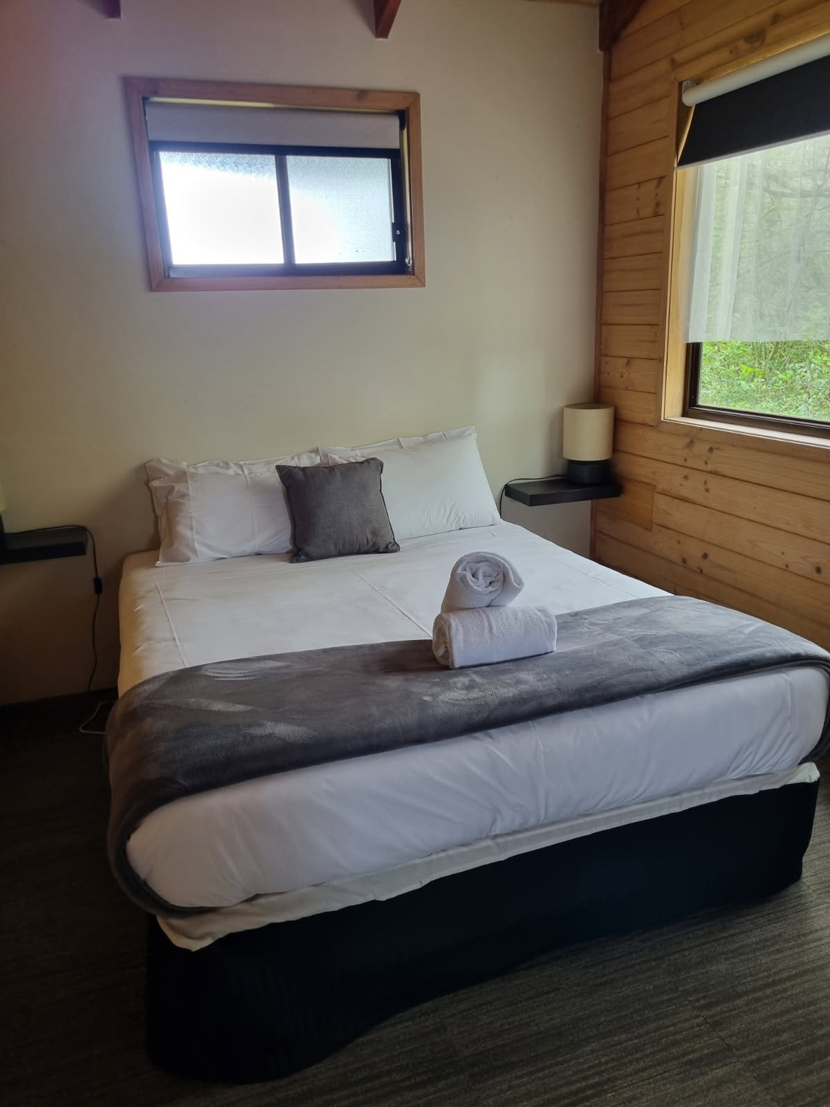LAKES AND CRATERS HOLIDAY PARK-guestroom-Guest room.jpg