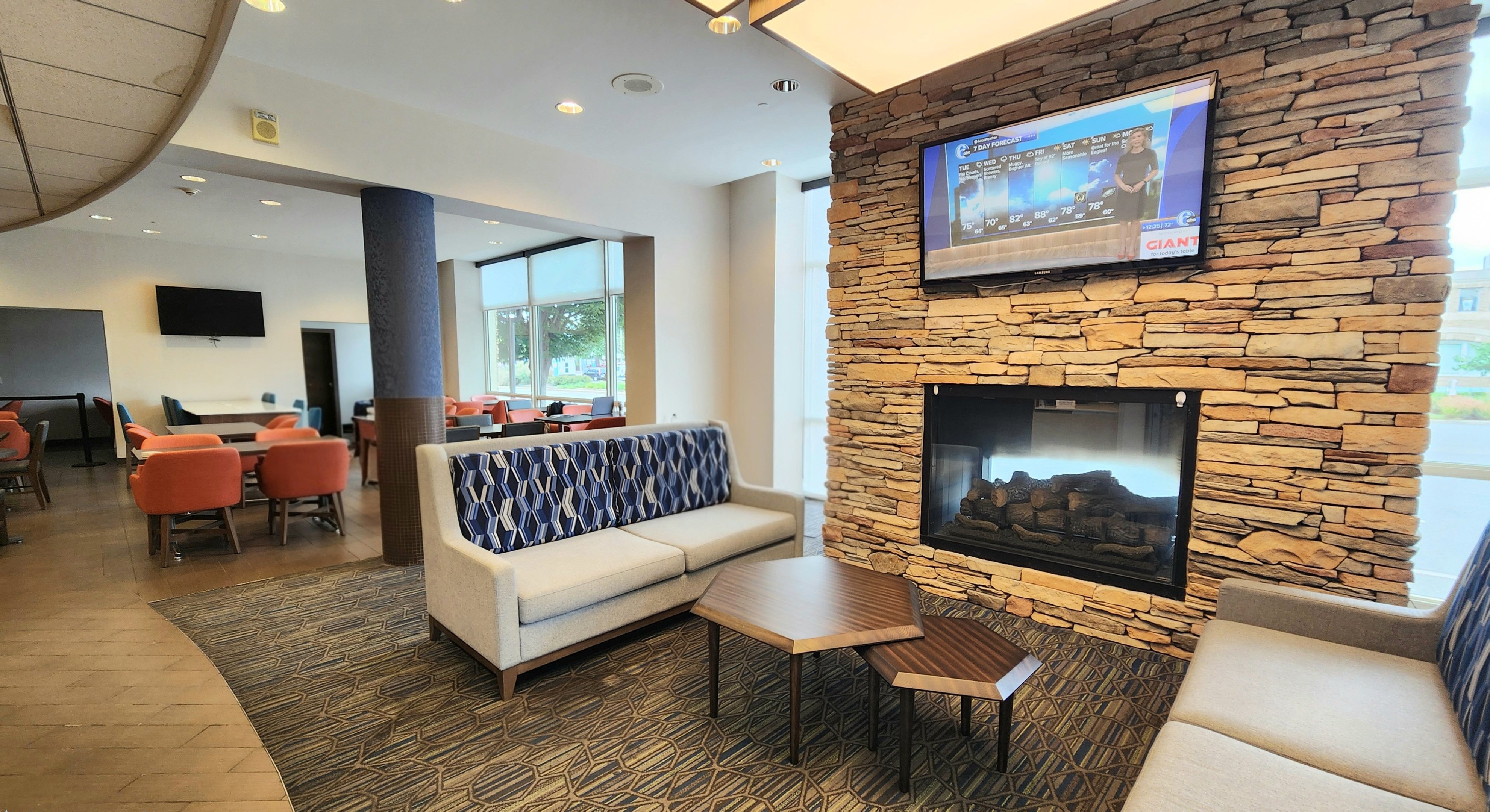 HOLIDAY INN EXP PENNS LANDING BY IH, photo 4