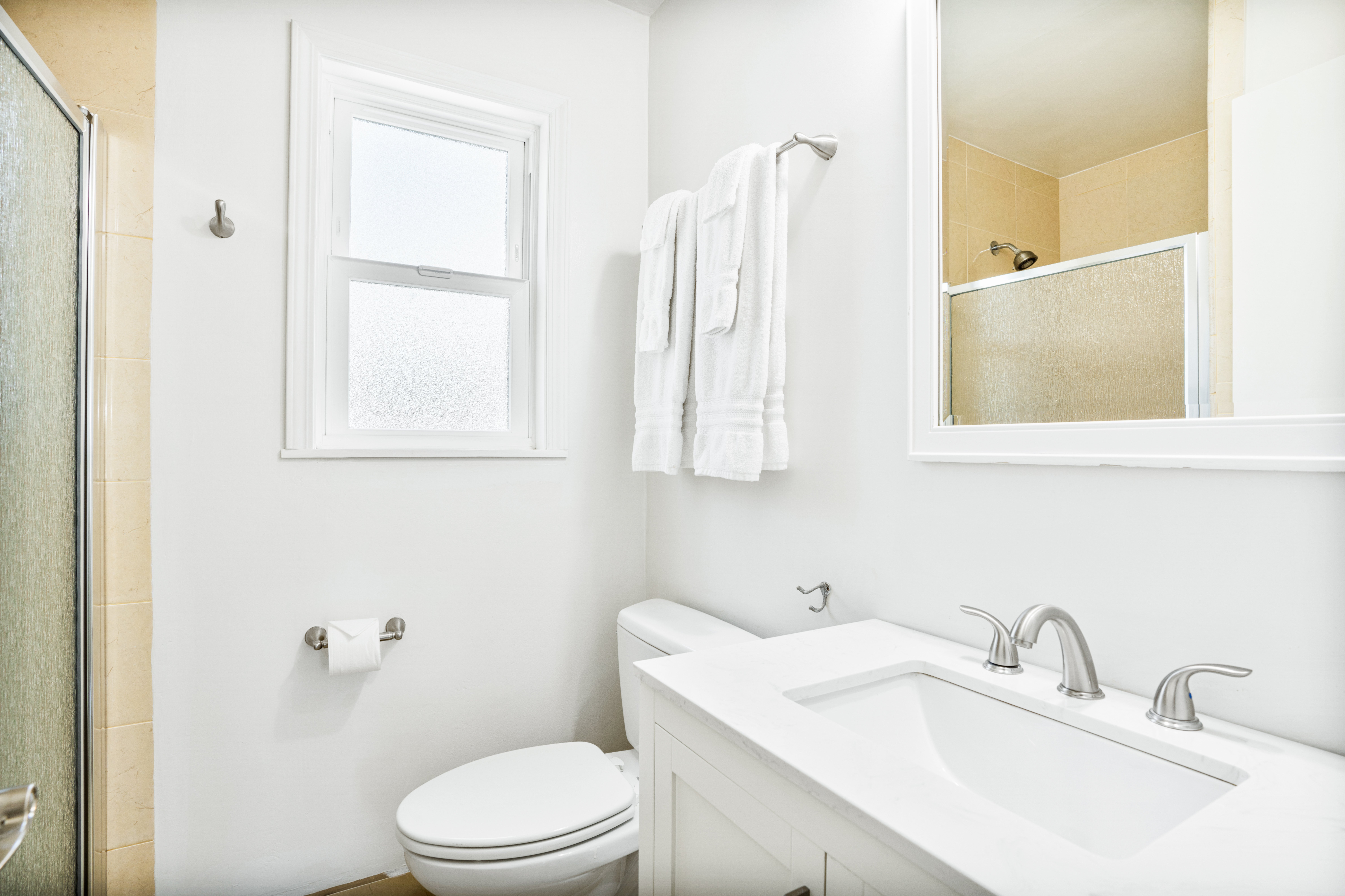 Margaritaville Resort Cape Cod-guestroom-Room.jpg