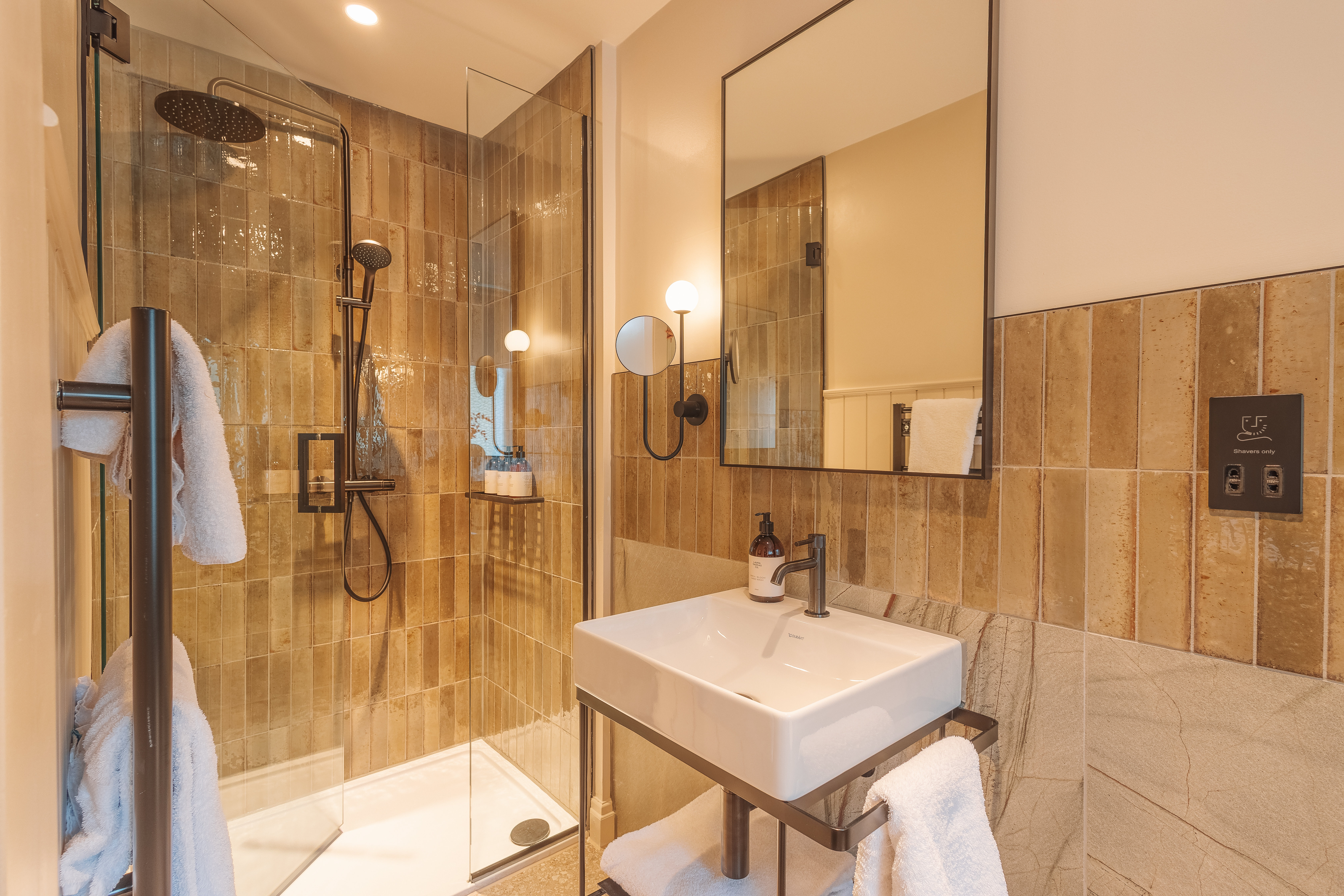 Pine Trees Hotel-guestroom-Coorie Room - Bathroom.jpg