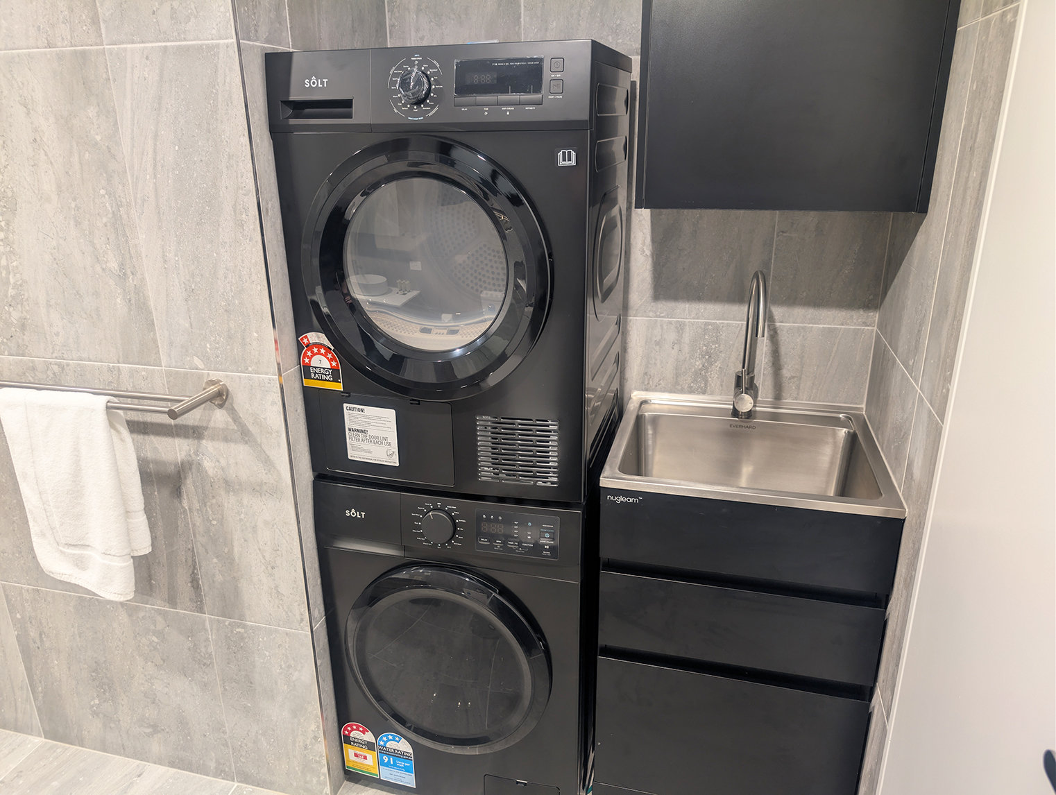 Munibung Apartments-guestroom-1BRG Laundry Machines.jpg