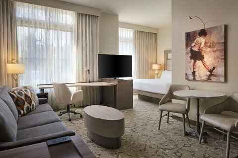Studio King Suite 