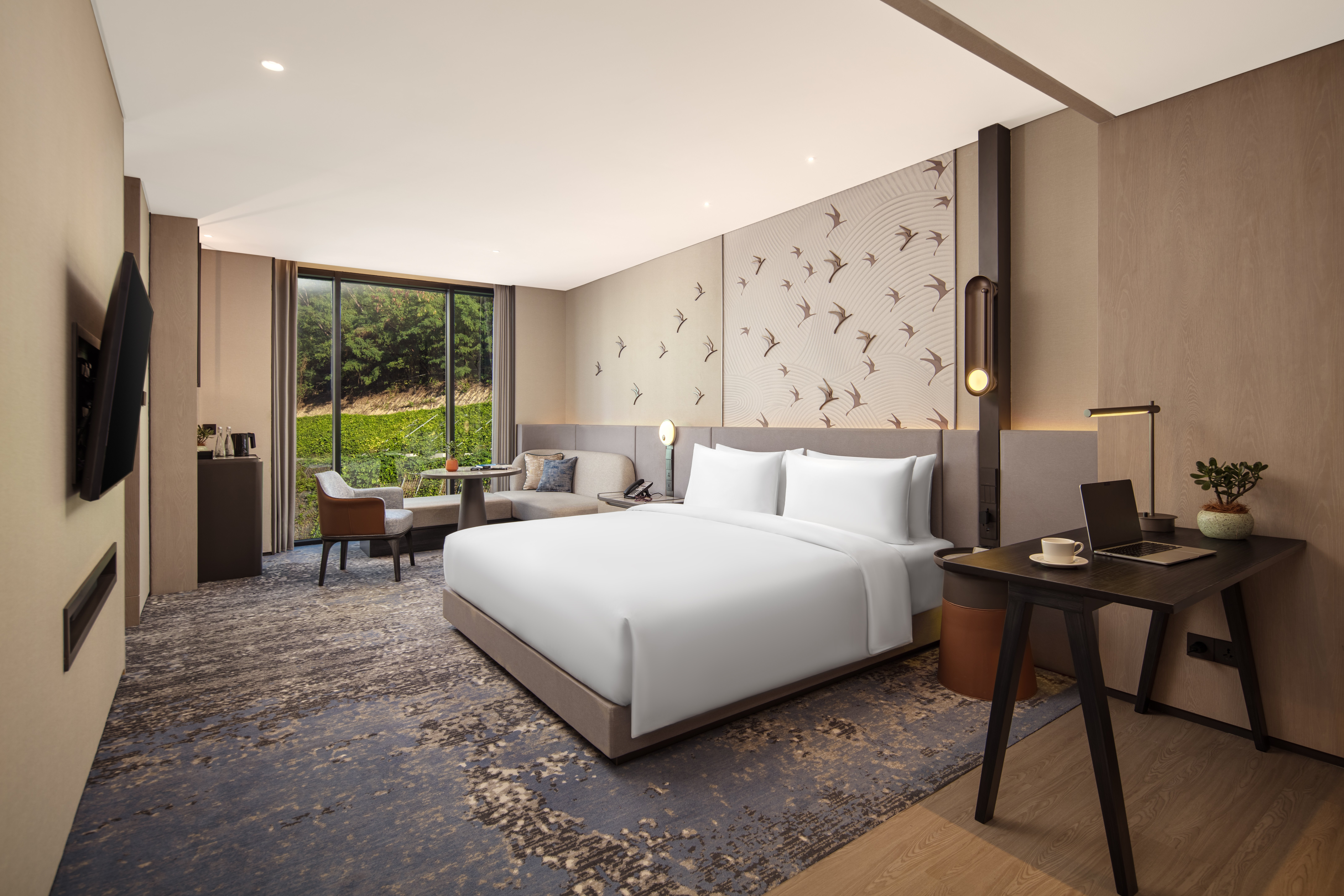 CROWNE PLAZA LABUAN BAJO BY IHG-guestroom-Experience refined comfort in our King Suite.jpg