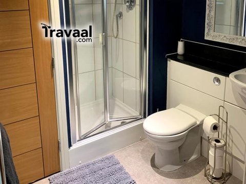 Aviator Apart hotel Block One Bathroom