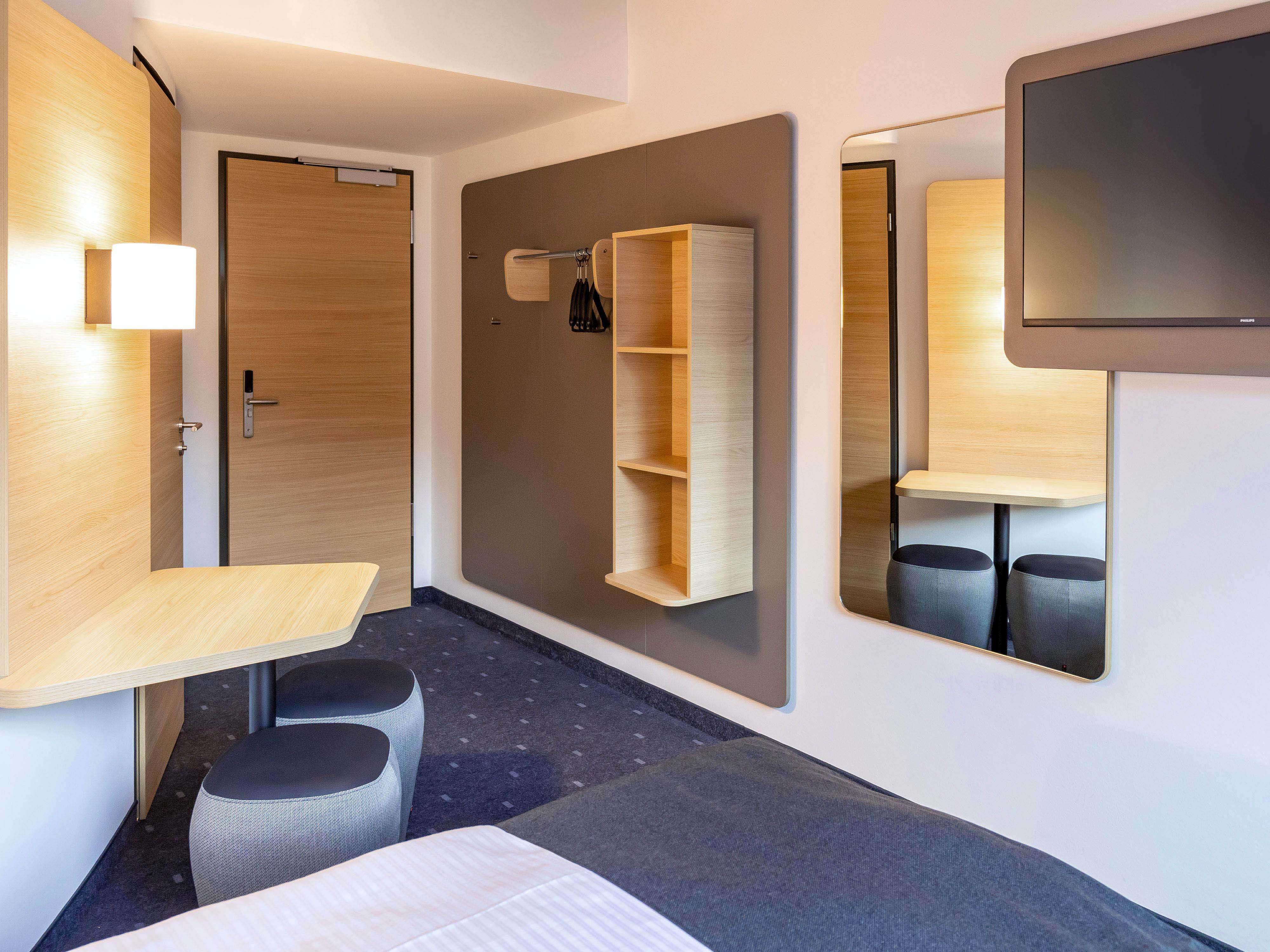 B&B HOTEL LINZ CITY-OST-guestroom-Bb Hotel Generic Twin Room.jpg