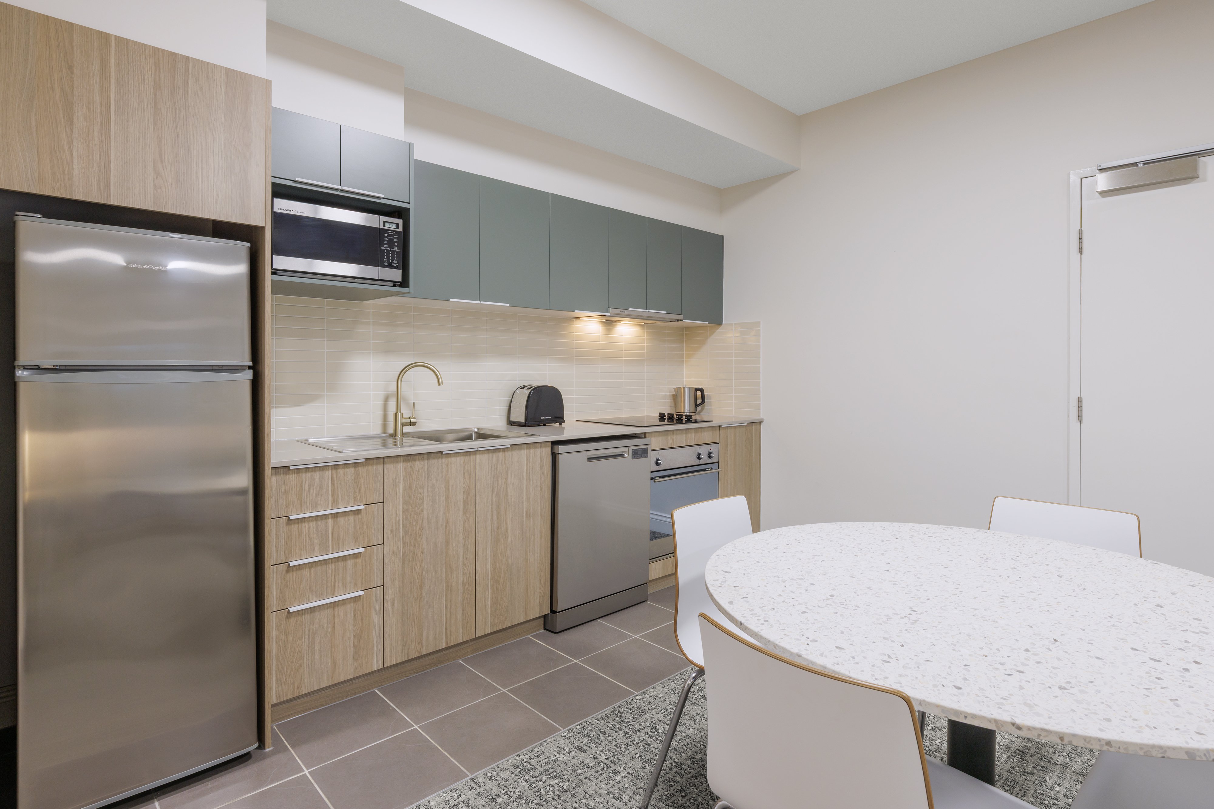 Quest Ipswich-guestroom-Kitchen.jpg