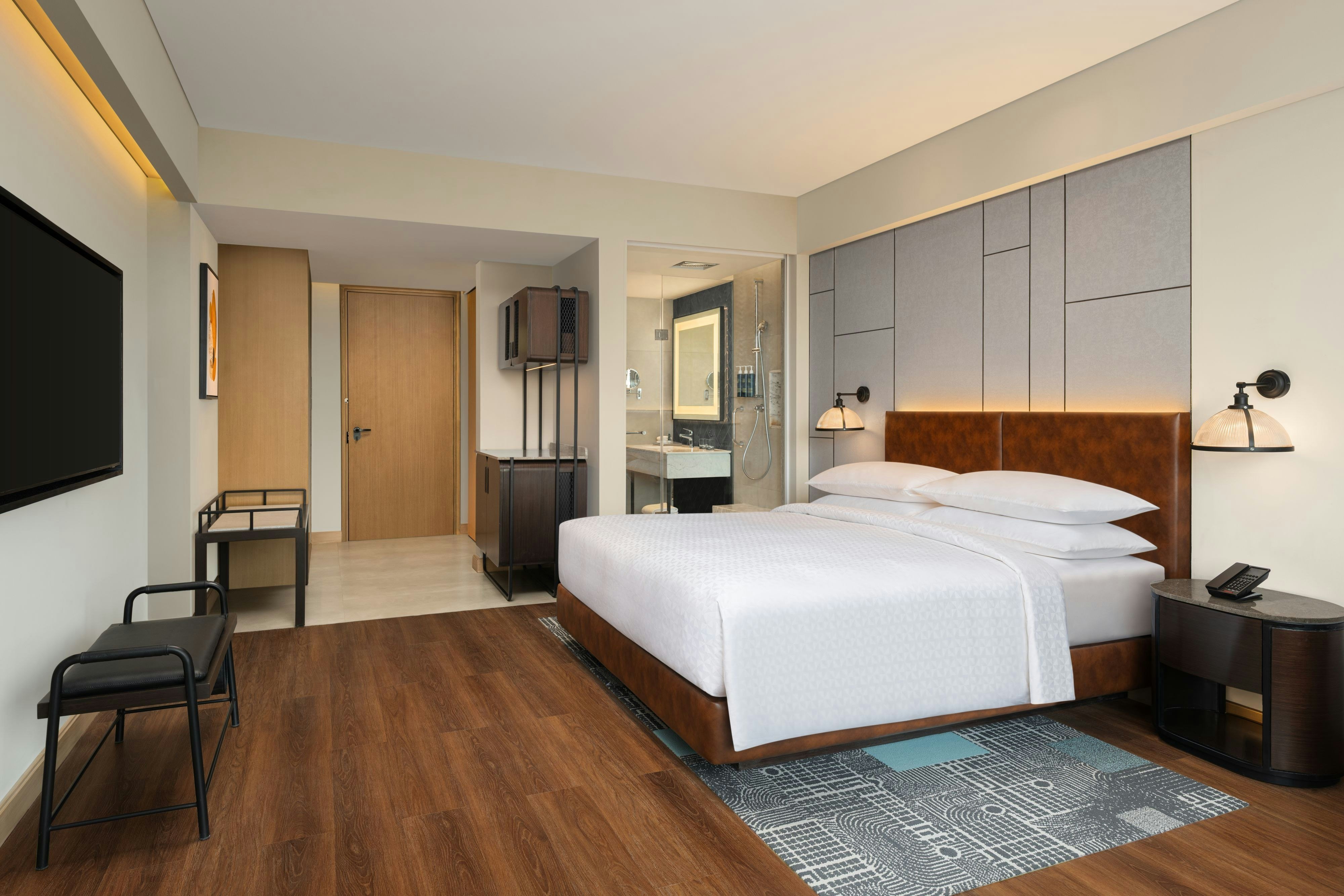 Four Points by Sheraton Amritsar Mall Road-guestroom-1 Bedroom/ Bedroom 1: 1 King.jpg