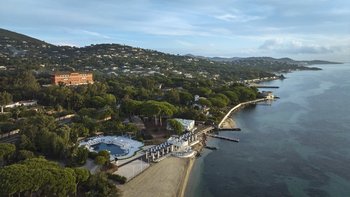 COMO LE BEAUVALLON