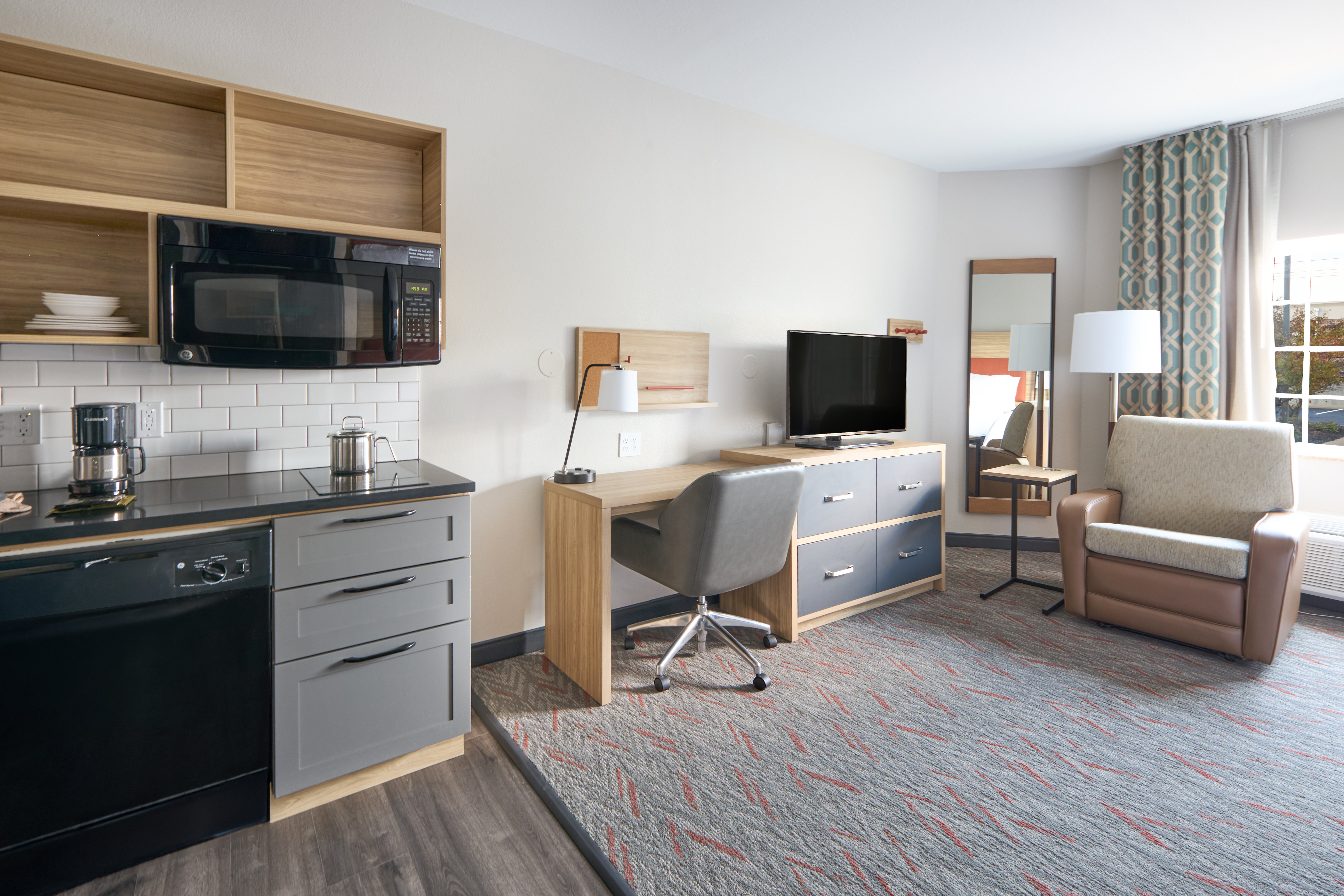 CANDLEWOOD SUITES HOT SPRINGS BY IH-guestroom-Rest easy in our comfortable Hot Springs hotel rooms..jpg