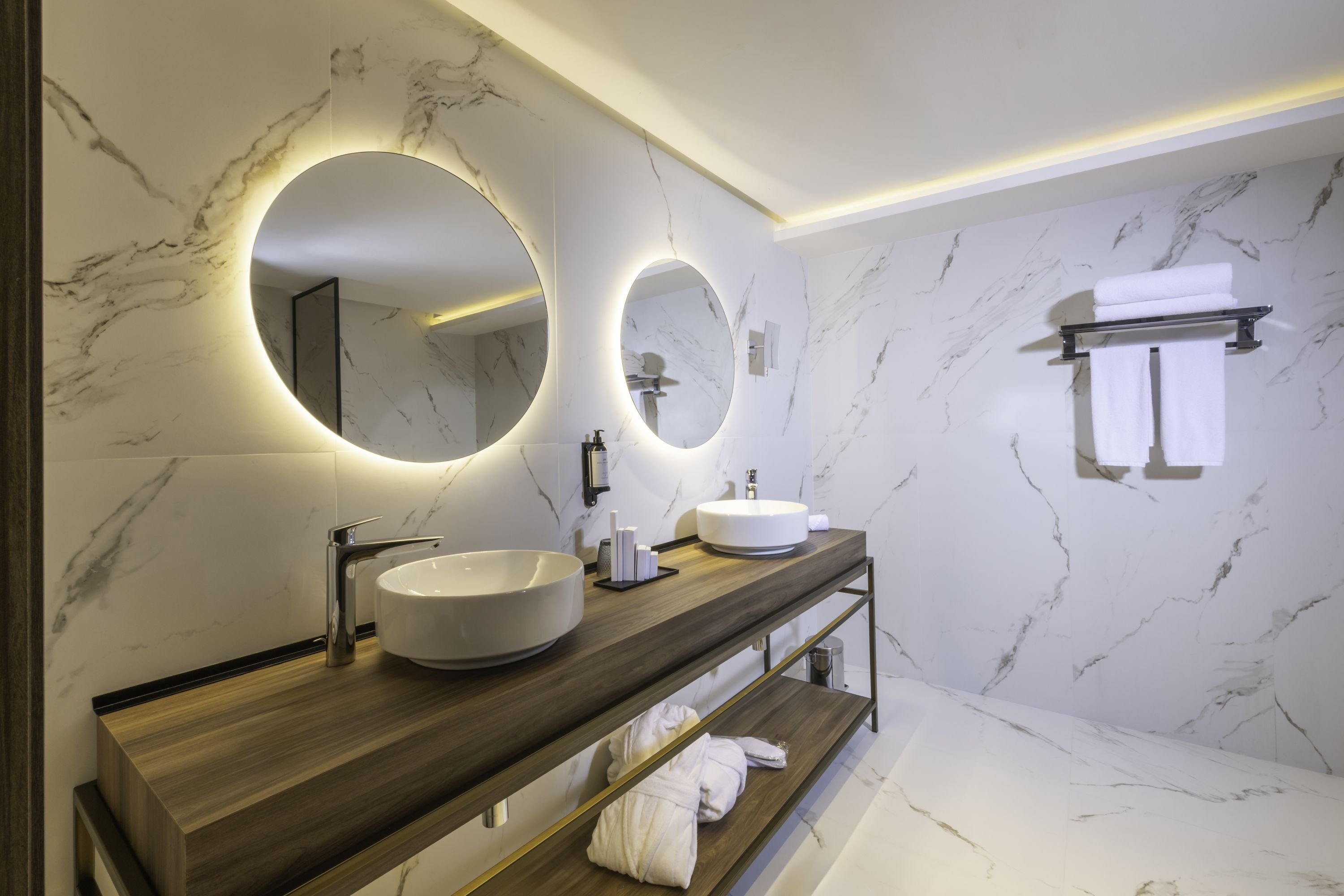 Idou Malabata Beach and Spa-guestroom-CKBathroom.jpg