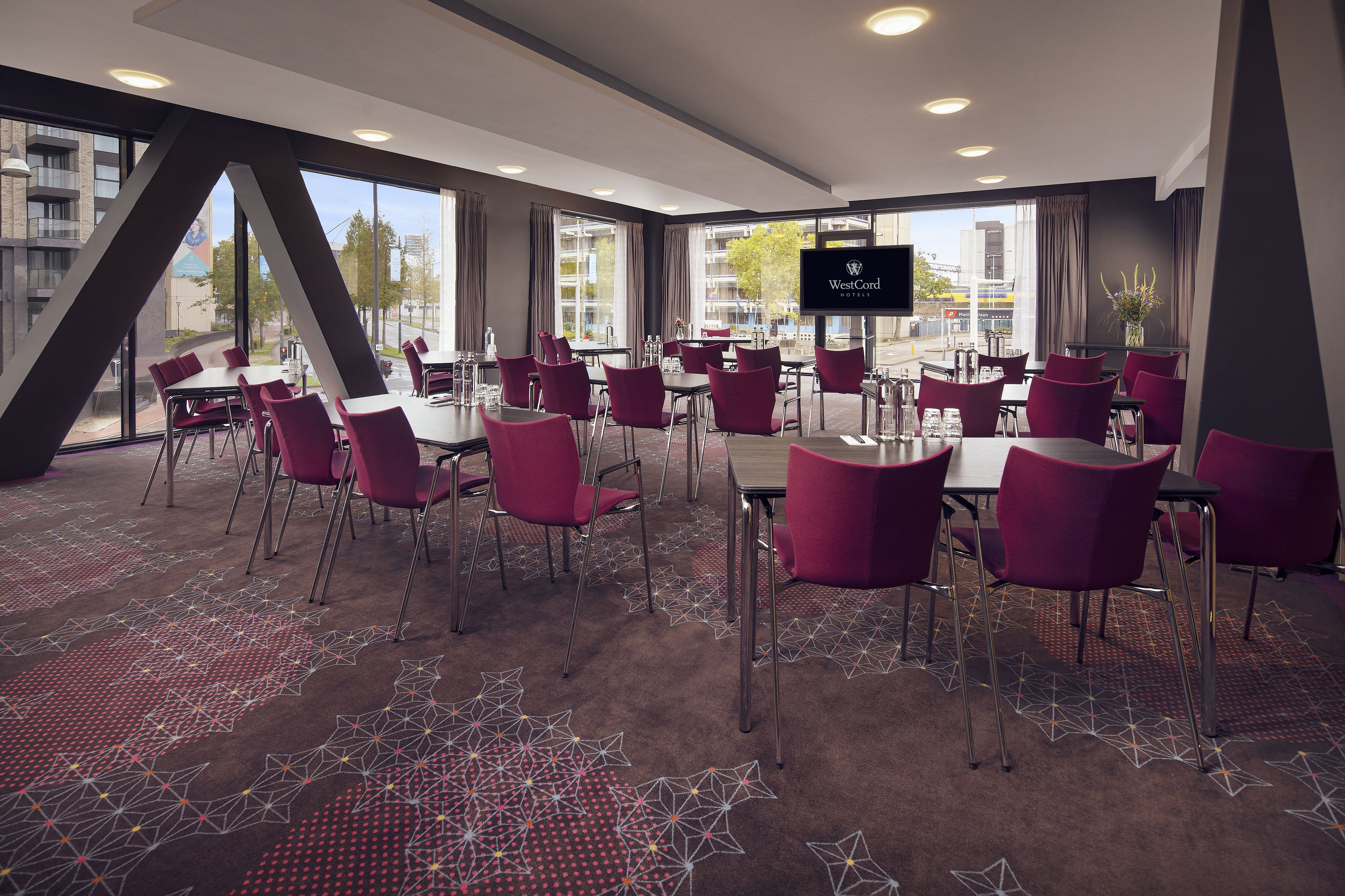 WESTCORD HOTEL EINDHOVEN-guestroom-WestCordHoteEindhoven Glasblazerij Classroom V.jpg