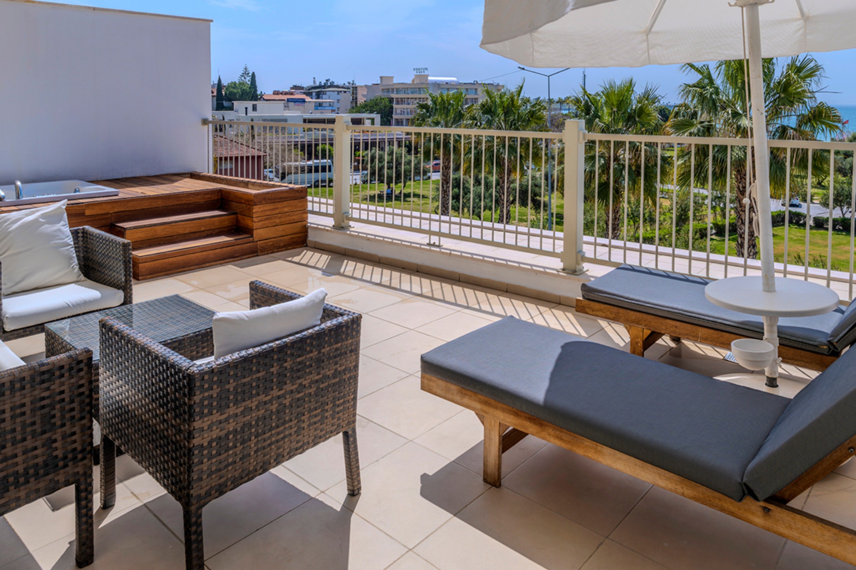 TUI BLUE Barut Andiz-guestroom-TUI Blue Jacuzzi Suite.jpg