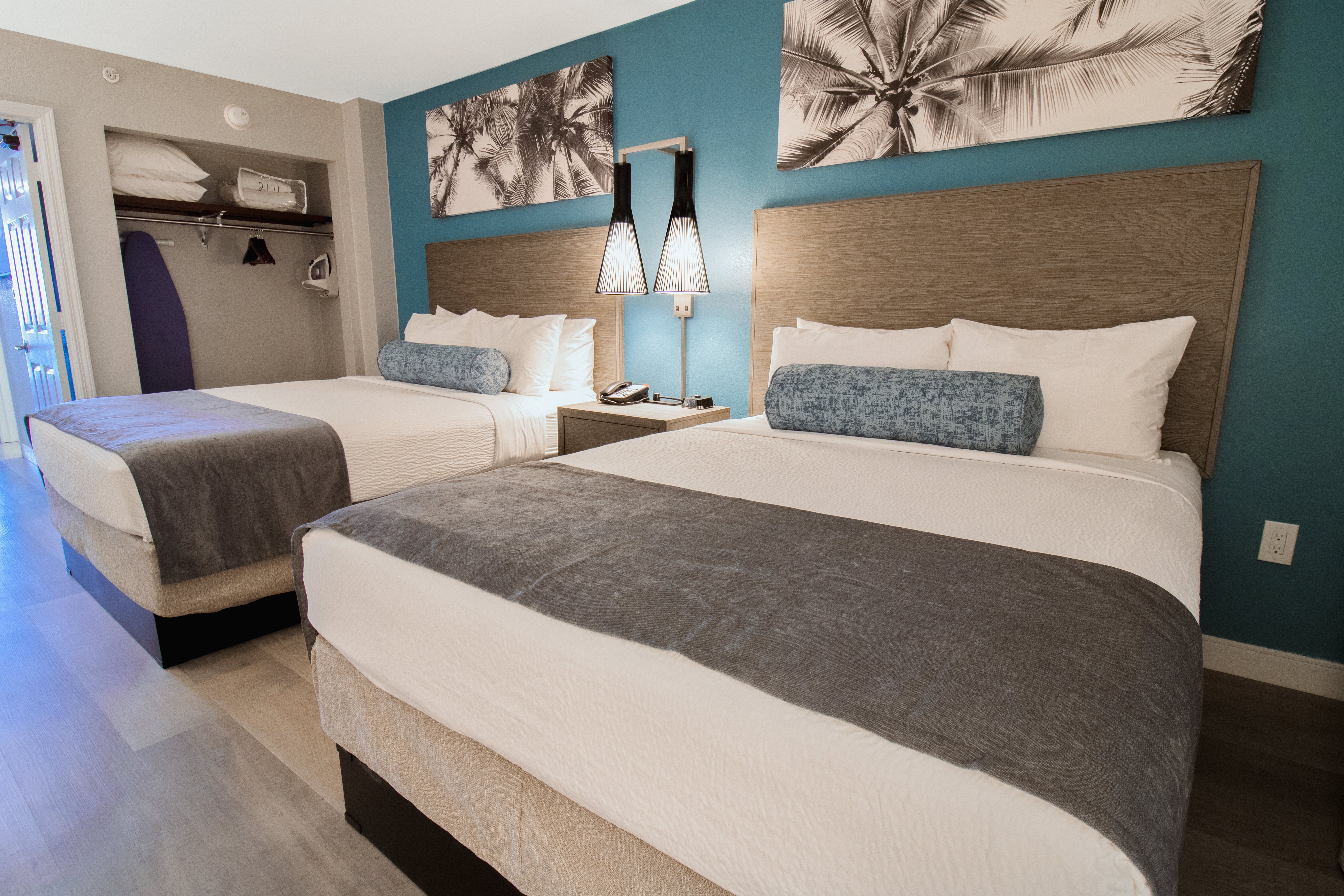 The Breakers Resort-guestroom-breakers paradise oceanfront deluxe suite type v bedroom ().jpg