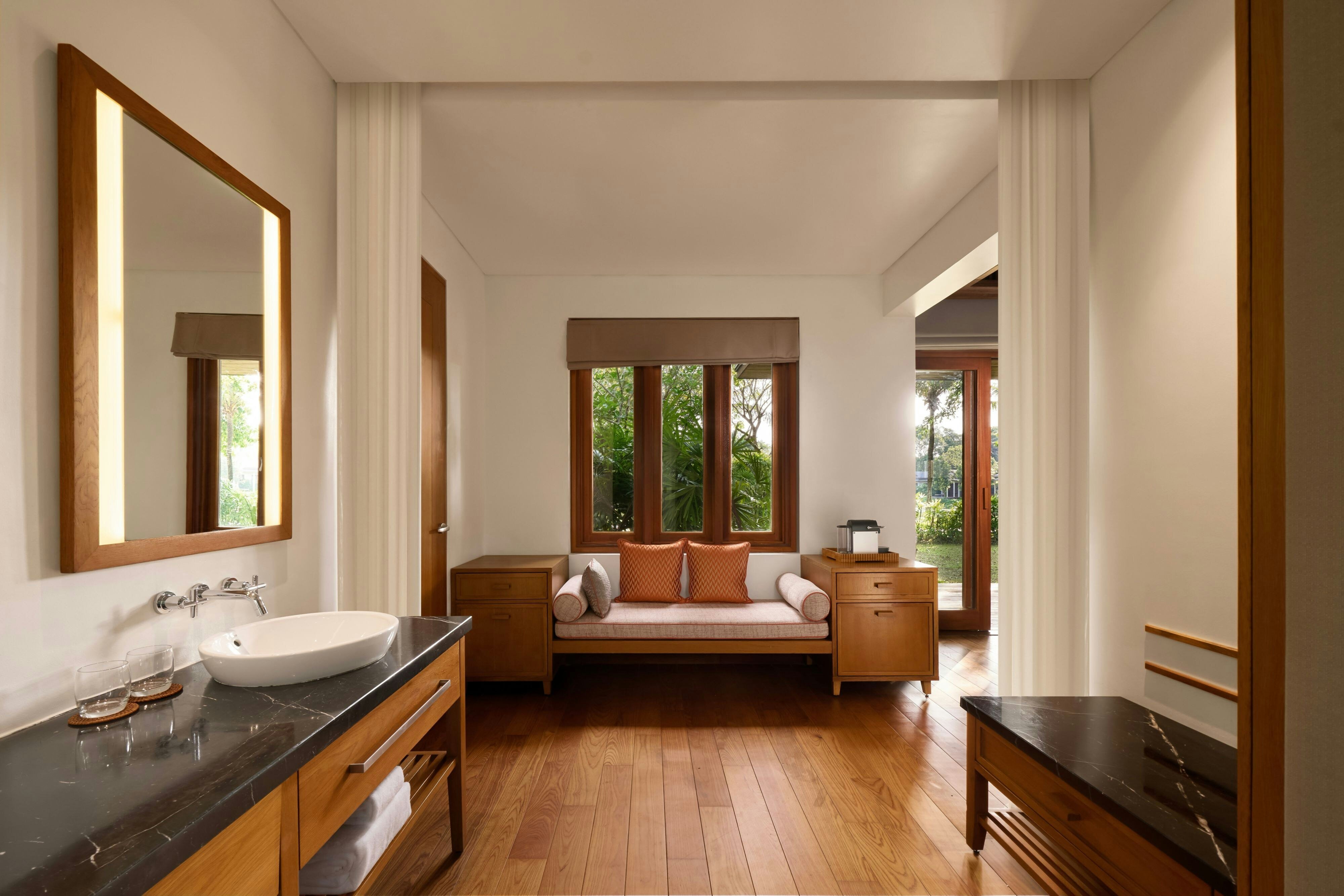 Legacy Mekong Can Tho Autograph Collection-guestroom-Bungalow garden view Toilet.jpg